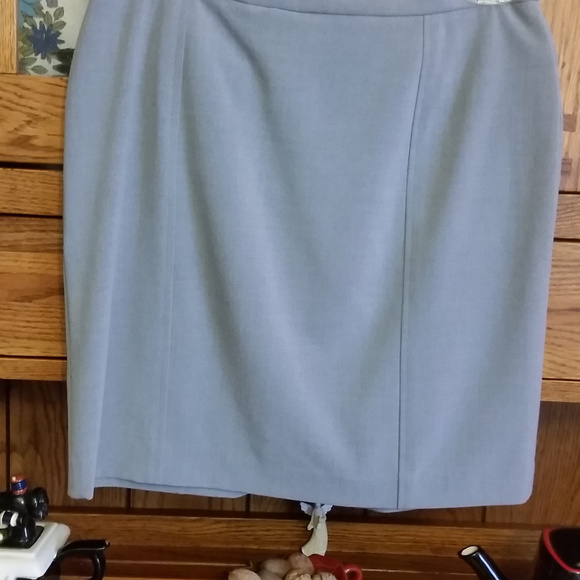 Gray Skirt. Hot , but Classy - Picture 5 of 6